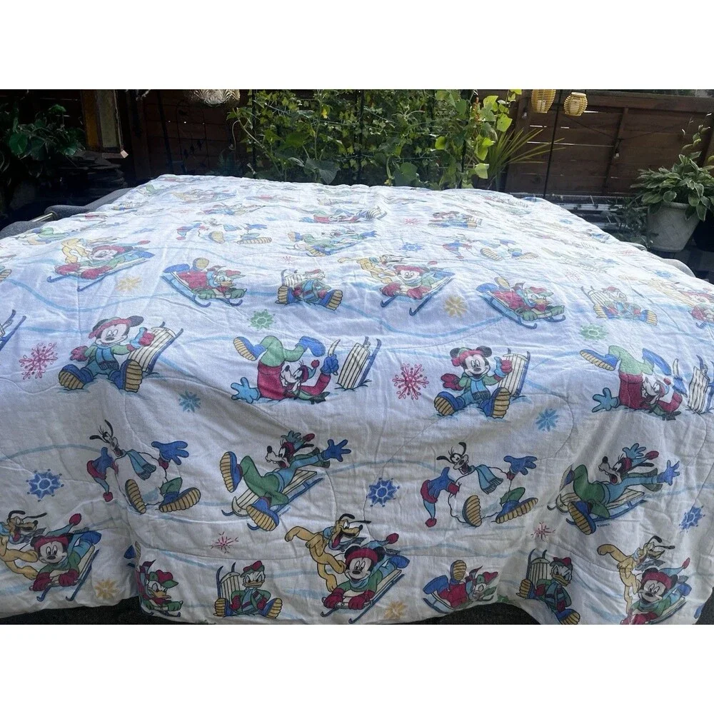 1980s Vintage Disney Mickey & Friends Winter Twin Comforter Bedspread Official